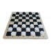 Игра шашки с деревянной доской